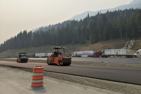 asphalt paving contractor
